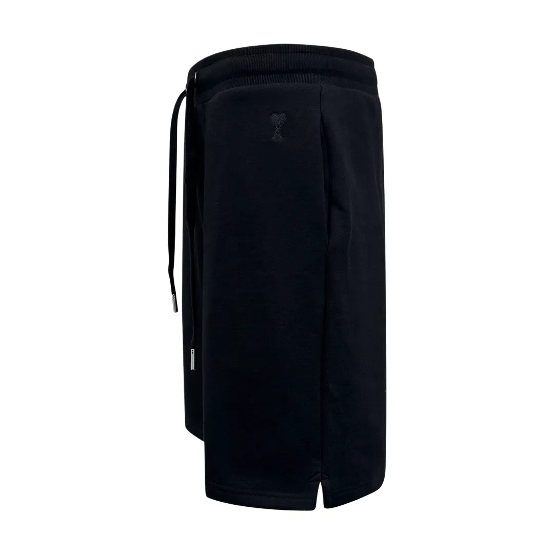 Ami Prais love embroidered shorts (Black) were originally purchased for and developed. The fabric is made of customized luxury terry sweatpants material. It is full of texture and comfortable to skin. Black base. Love embroidery of the same color blooms quietly, adding brand recognition. It adds a touch of romance and sweetness to the shorts. It is the ultimate simplification of color. Versatile color shows taste and uses imported machine embroidery technology. Use advanced computer control systems and sophisticated mechanical components to realize Ami love embroidery operations with high precision. The lines are smooth and delicate, and fermentation washing makes it softer. The fermentation effect produced by mixing yeast, water and mild detergent is used to gently treat the fabric, improving the overall softness. Size:S-M-L-XL